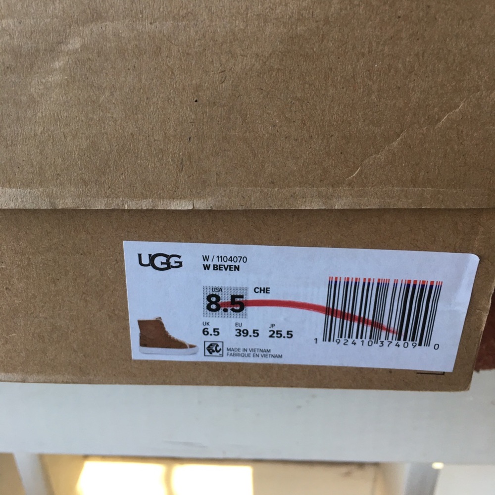 UGG Beven boots - Picture 3 of 8